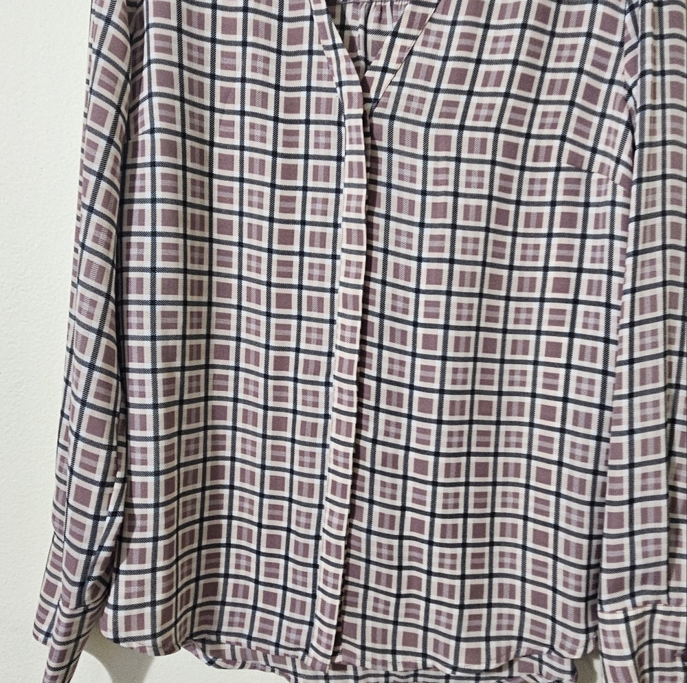 Liz Claiborne Geometric Blouse Top - Picture 5 of 5